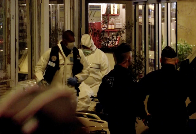 Khủng bố IS nhận thực hiện vụ tấn công bằng dao ở Paris - Ảnh 2.