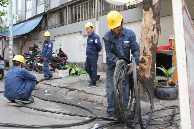 Hè này nắng nóng dữ dội, ngành điện cảnh báo nguy cơ thiếu điện - Ảnh 1.