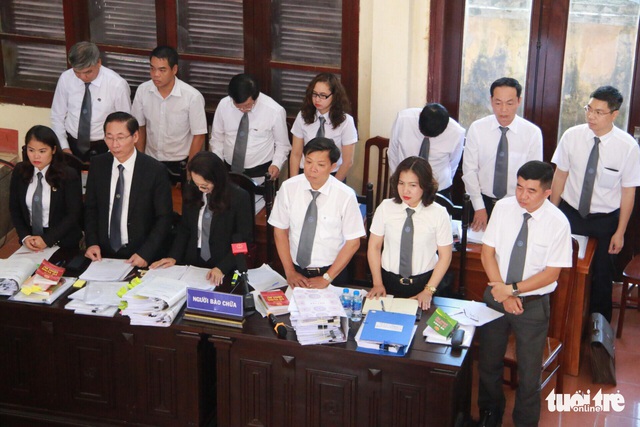 Xét xử bác sĩ Lương: Yêu cầu triệu tập cựu GĐ bệnh viện không được đáp ứng - Ảnh 4. Xét xử bác sĩ Lương: Yêu cầu triệu tập cựu GĐ bệnh viện không được đáp ứng - Ảnh 4.