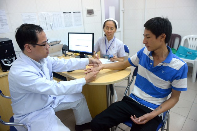 Bác sĩ bị hành bởi... hành chánh - Ảnh 1.