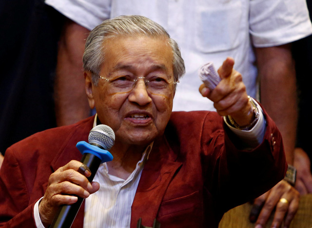 Thủ tướng Malaysia giảm lương bộ trưởng, thu nhỏ bộ máy - Ảnh 1.