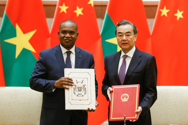 Trung Quốc tăng sức ép để bứng Đài Loan khỏi châu Phi - Ảnh 1.