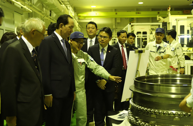 Chủ tịch nước thăm nhà máy sản xuất động cơ xe đua của Nhật - Ảnh 1.