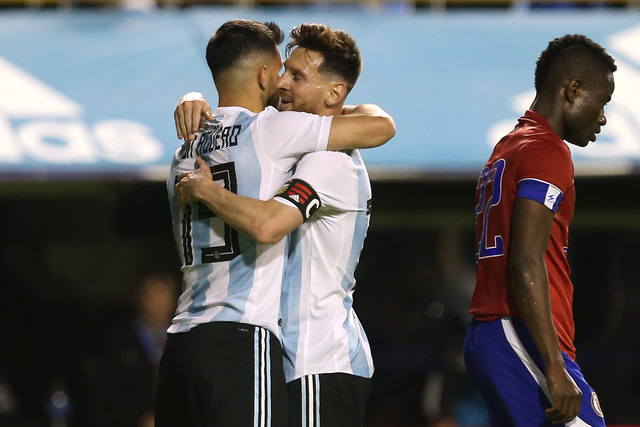 Argentina đè bẹp đội xếp hạng thua Việt Nam trước thềm World Cup - Ảnh 2.