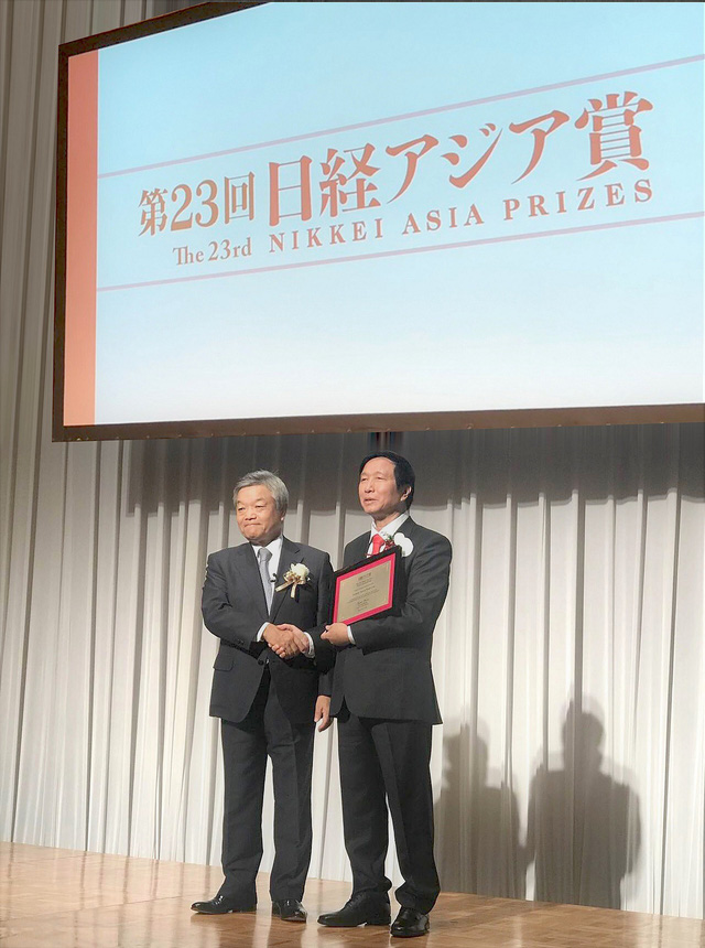 Giáo sư Nguyễn Thanh Liêm nhận giải thưởng Nikkei châu Á - Ảnh 1.