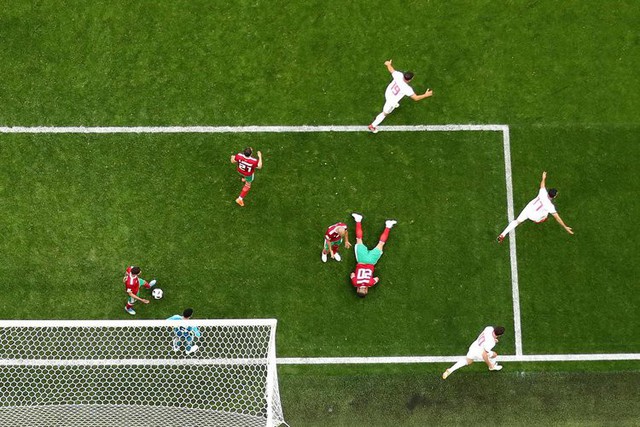 Những khoảnh khắc tràn đầy cảm hứng thể thao vòng bảng World Cup - Ảnh 13.