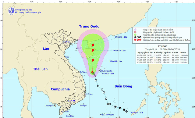 Sáng mai áp thấp có thể mạnh lên thành bão - Ảnh 1.