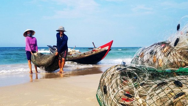 Tiếp tục quan trắc môi trường biển sau vi phạm của Formosa - Ảnh 1.
