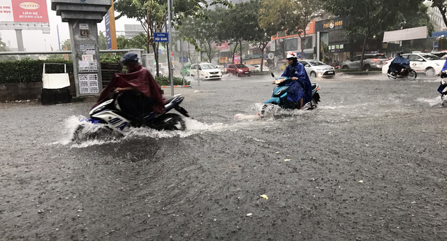 Hàng không tính sắm cầu phao đối phó chuyện ngập Tân Sơn Nhất? - Ảnh 1.