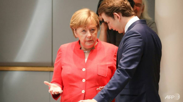 Bà Merkel đề xuất biện pháp mới giải quyết vấn đề di cư - Ảnh 1.