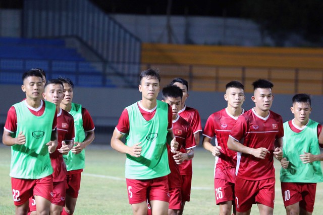 Phung phí cơ hội, U 18 Việt Nam bị Thái Lan cầm hòa - Ảnh 1.