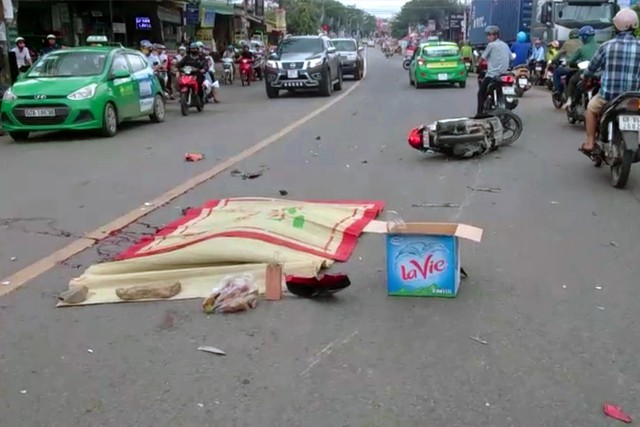 Hai xe máy tông trực diện, một người chết tại chỗ - Ảnh 1.