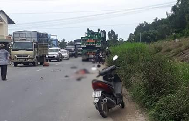 Hai chợ chồng đi làm thuê chết dưới bánh xe đầu kéo - Ảnh 1.