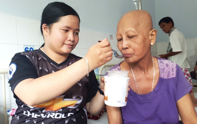 Phía trước, một con đường chông gai - Ảnh 1.