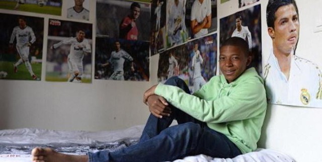Bóng đá biến Mbappe thành ngôi sao nhưng anh vẫn là Mbappe - Ảnh 2.