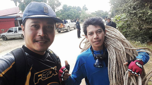 Thợ săn tổ yến đổ về hang Tham Luang cứu đội bóng Thái Lan - Ảnh 1.