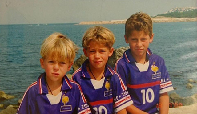 Trước trận bán kết, Hazard tiết lộ bức ảnh mặc áo tuyển Pháp thuở nhỏ - Ảnh 1.