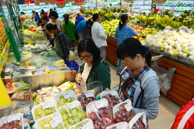 Chạy nước rút lo hàng đón Tết - Ảnh 1.