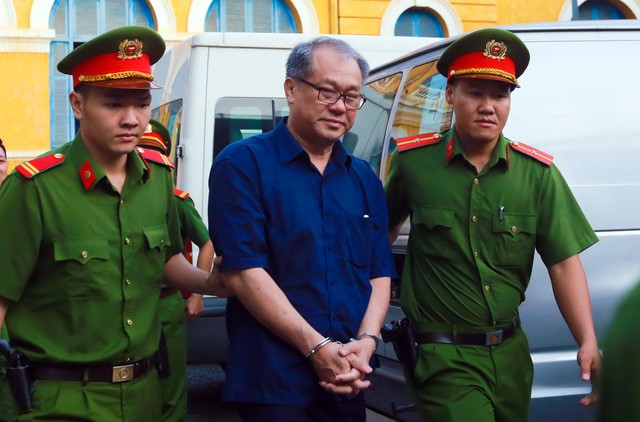 Sẽ dẫn giải nếu nhân chứng vắng mặt tại phiên tòa ông Trầm Bê - Ảnh 1. Sẽ dẫn giải nếu nhân chứng vắng mặt tại phiên tòa ông Trầm Bê - Ảnh 1.
