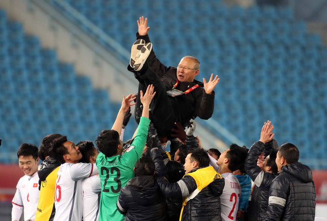U-23 Việt Nam xúc động mãnh liệt sau trận thắng Qatar - Ảnh 1.