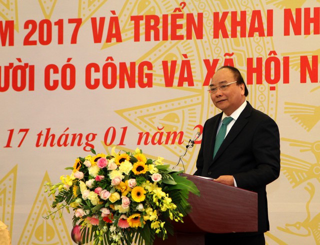 Thủ tướng: Cán bộ phải len lỏi để gần dân, chăm lo cho dân - Ảnh 1.