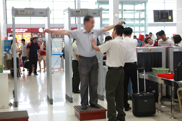 Xử phạt nhiều nhân viên hàng không vụ khách bị cấm bay vẫn đi Nga - Ảnh 1.