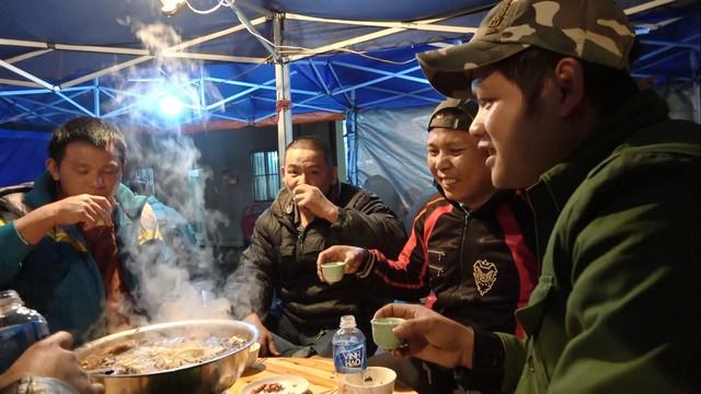 Nghề lái xe container: Đêm ở Pò Chài - Ảnh 1.