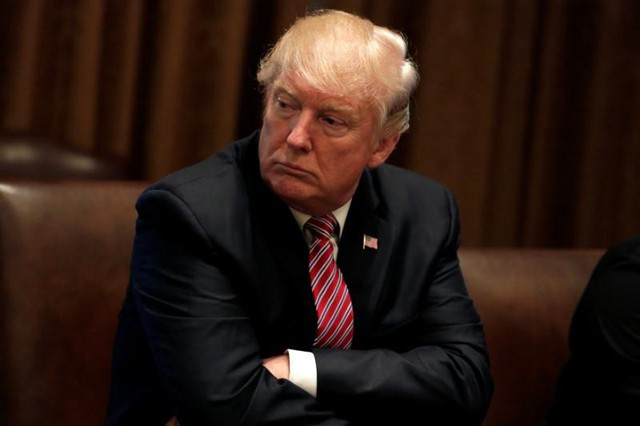 Hết tiền, chính phủ Mỹ đóng cửa đúng ngày kỷ niệm của ông Trump - Ảnh 1.