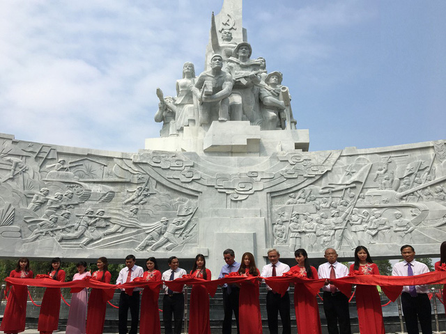 Khánh thành cụm tượng đài Khu di tích căn cứ tỉnh ủy Biên Hòa - Ảnh 1.