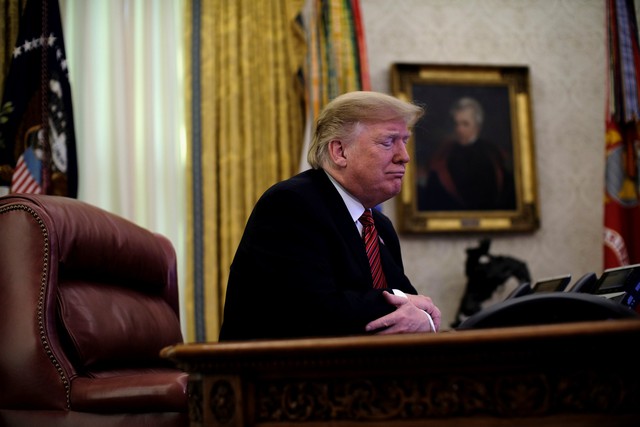 Ông Trump nài nỉ nghị sĩ Dân chủ bỏ phiếu mở cửa chính phủ - Ảnh 2. Ông Trump nài nỉ nghị sĩ Dân chủ bỏ phiếu mở cửa chính phủ - Ảnh 2.