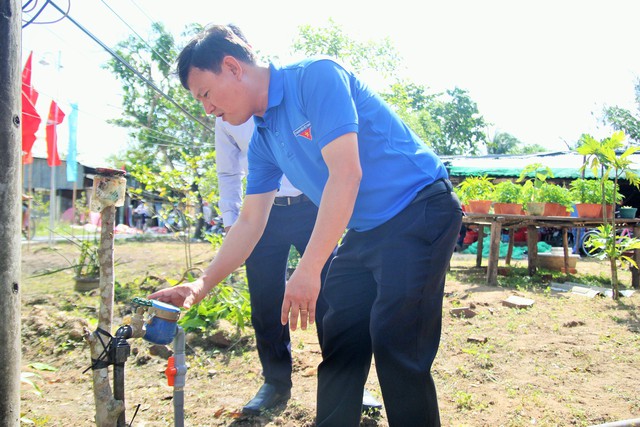 Đến nước uống còn xót, nói chi đến tắm giặt - Ảnh 4. Đến nước uống còn xót, nói chi đến tắm giặt - Ảnh 4.