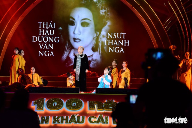 Xuống phố đi bộ mừng 100 năm sân khấu cải lương - Ảnh 12. Xuống phố đi bộ mừng 100 năm sân khấu cải lương - Ảnh 12.