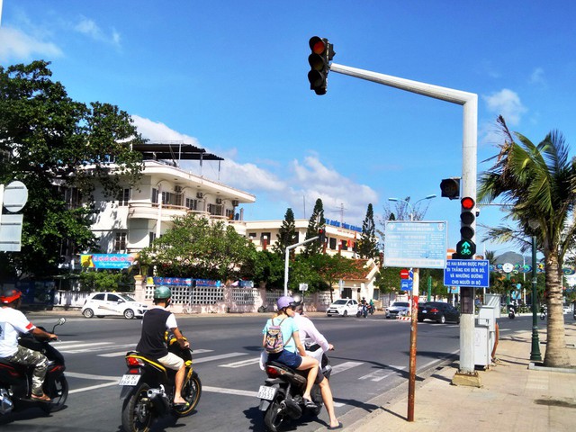 Thay đổi lưu thông để giảm kẹt xe đường đẹp nhất Nha Trang - Ảnh 2. Thay đổi lưu thông để giảm kẹt xe đường đẹp nhất Nha Trang - Ảnh 2.