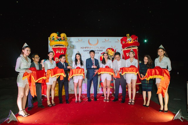 Trải nghiệm đẳng cấp trên du thuyền 4 sao Khanh Cruise - Ảnh 1.