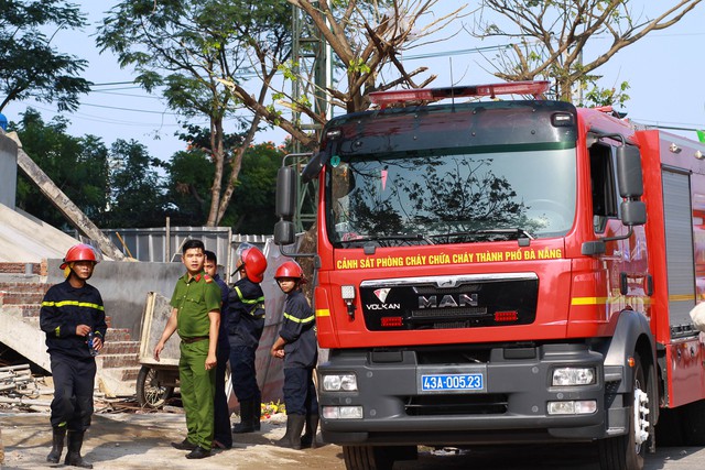 Cháy tòa nhà DITP TOWER đang thi công ở Đà Nẵng - Ảnh 4.