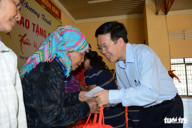 Ông Võ Văn Thưởng thăm hỏi, chúc tết đồng bào dân tộc ít người ở Bình Thuận - Ảnh 1.
