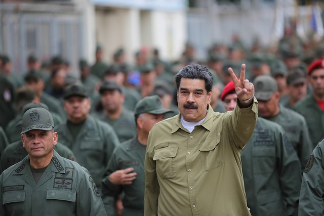 Tổng thống Maduro cảnh báo Mỹ đừng xâm lược Venezuela - Ảnh 2. Tổng thống Maduro cảnh báo Mỹ đừng xâm lược Venezuela - Ảnh 2.