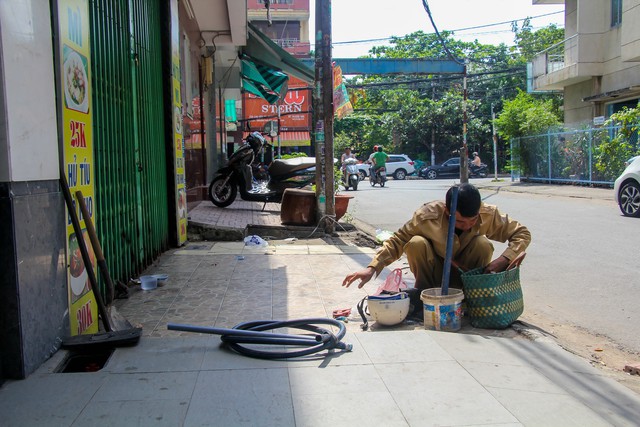 Gần Tết, nhiều đồng hồ nước ở TP.HCM không cánh mà bay - Ảnh 3.