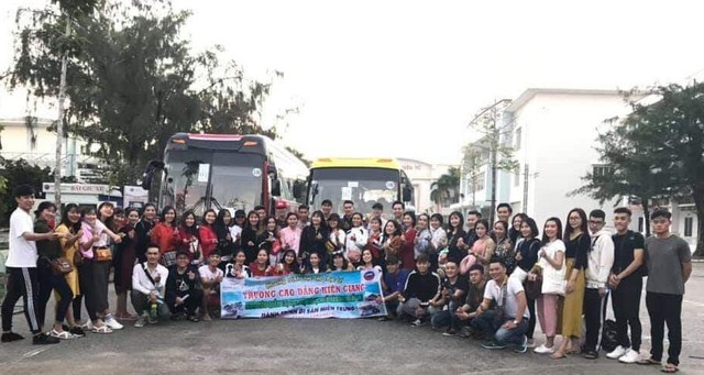 Xe gặp nạn ở đèo Hải Vân chở sinh viên Trường cao đẳng Kiên Giang - Ảnh 2. Xe gặp nạn ở đèo Hải Vân chở sinh viên Trường cao đẳng Kiên Giang - Ảnh 2.