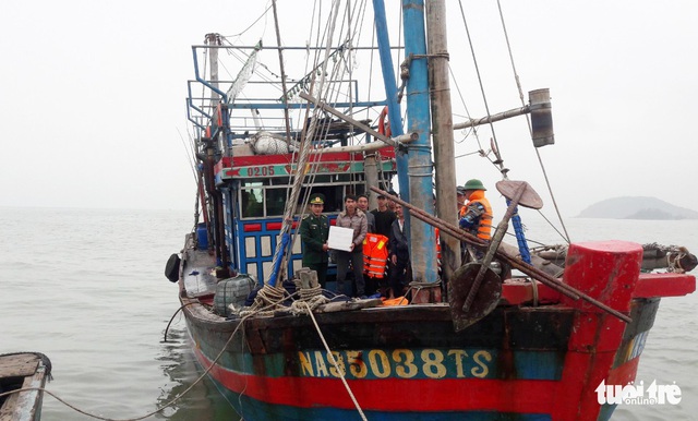‘Miệng tê cứng nhưng tôi vẫn cố báo tin còn 6 người chờ cứu’ - Ảnh 5.