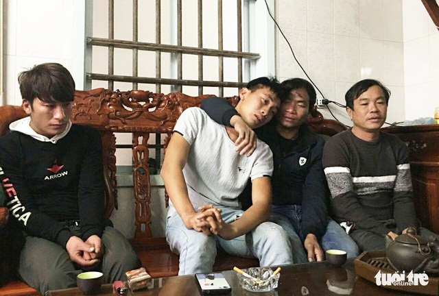 ‘Miệng tê cứng nhưng tôi vẫn cố báo tin còn 6 người chờ cứu’ - Ảnh 2.