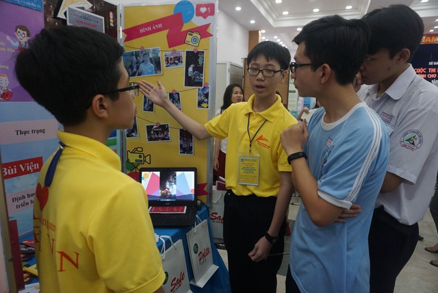 Học sinh TP.HCM đề xuất cần có bộ quy tắc ứng xử tại phố đi bộ - Ảnh 2. Học sinh TP.HCM đề xuất cần có bộ quy tắc ứng xử tại phố đi bộ - Ảnh 2.