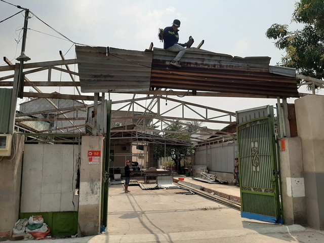 Miễn nhiệm phó chủ tịch HĐND quận Thủ Đức xây 6 nhà xưởng trái phép - Ảnh 2.