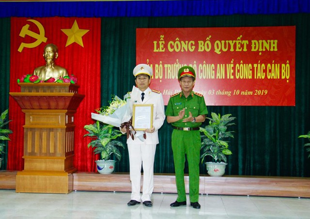 Hai giám đốc Công an Hải Phòng và Hải Dương đảo vị trí cho nhau - Ảnh 2.