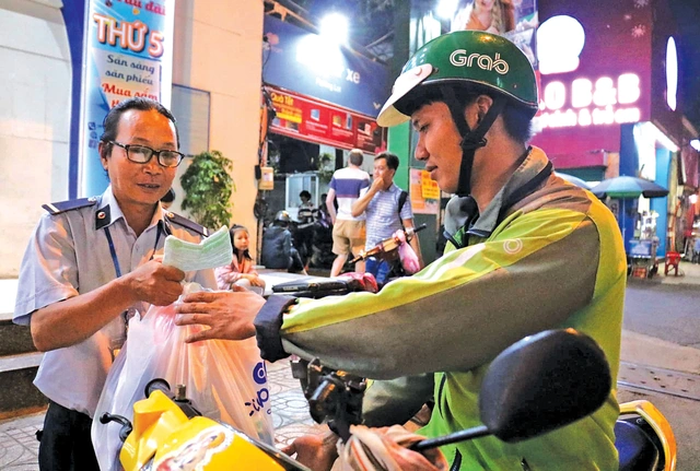 Saigon Co.op ra mắt cẩm nang “Đi chợ dùm bạn - Giao hàng tận tay” - Ảnh 1.