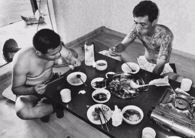 Các băng nhóm tội phạm Hàn Quốc chuyên tống tiền, bảo kê - Ảnh 2.