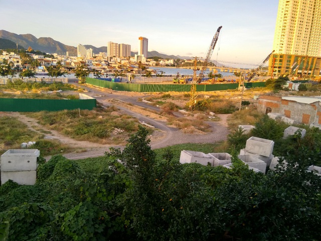 Công an khám xét trụ sở Công ty Sông Đà Nha Trang - Ảnh 3. Công an khám xét trụ sở Công ty Sông Đà Nha Trang - Ảnh 3.