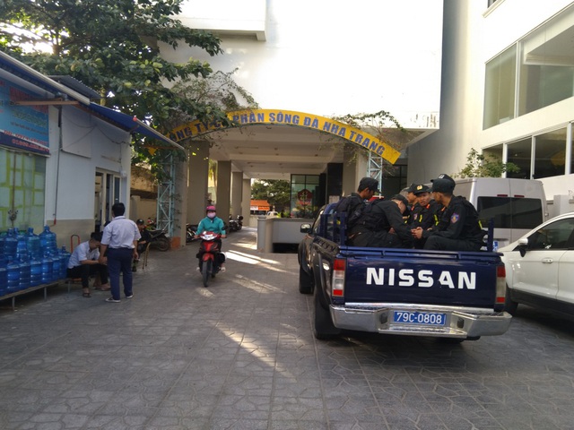 Công an khám xét trụ sở Công ty Sông Đà Nha Trang - Ảnh 1. Công an khám xét trụ sở Công ty Sông Đà Nha Trang - Ảnh 1.
