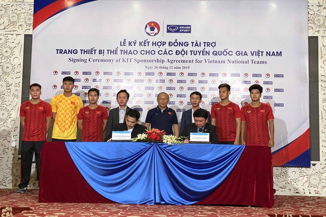 Bóng Đá Việt Nam Tiếp Tục Gắn Bó Với Người Thái - Tuổi Trẻ Online