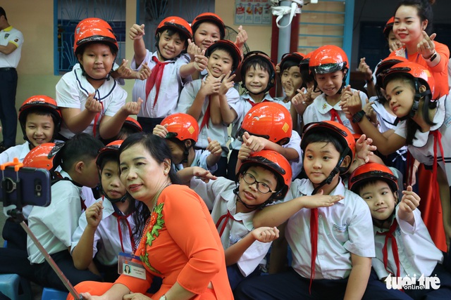 Phát động chiến dịch Đội mũ cho con - Ảnh 6.